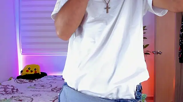 Snapshot of aldrinwhite chatting on October 12, 2025, 4:41 pm aldrinwhite online show from October 12, 2025, 4:41 pm