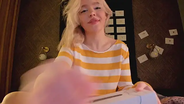 Anna Robinson online show from April 3, 2026, 1:34 am