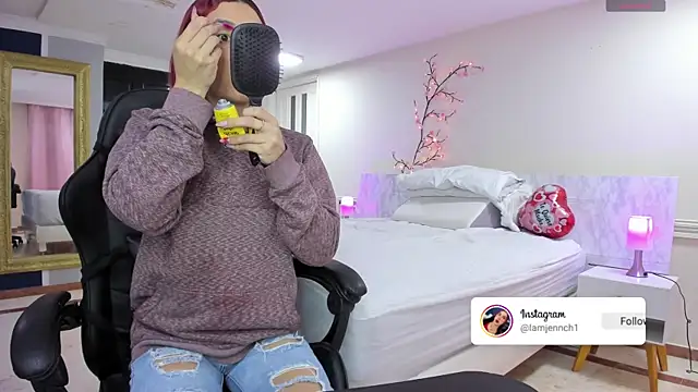 Snapshot of charolbruce_1 chatting on February 25, 2026, 11:54 am charolbruce 1 online show from February 25, 2026, 11:54 am