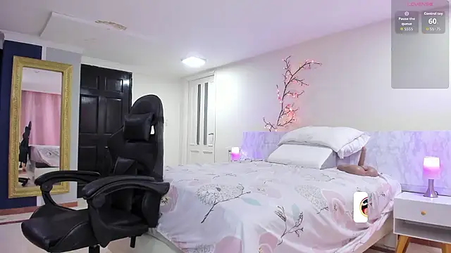 Snapshot of charolbruce_1 chatting on February 3, 2026, 12:21 pm charolbruce 1 online show from February 3, 2026, 12:21 pm