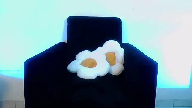 Snapshot of Zoe_Benson chatting on February 11, 2025, 3:51 pm Zoe Benson online show from February 11, 2025, 3:51 pm