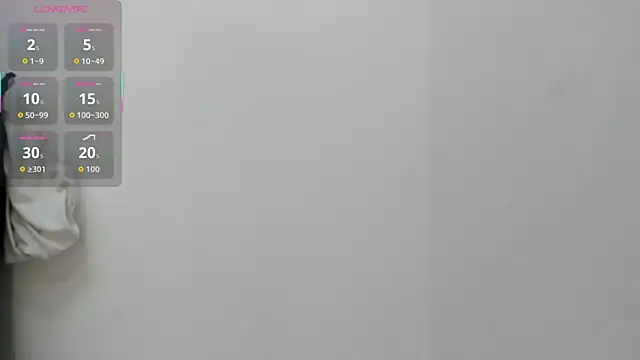 Snapshot of AbigailWilliams_ chatting on November 24, 2025, 11:21 am AbigailWilliams online show from November 24, 2025, 11:21 am