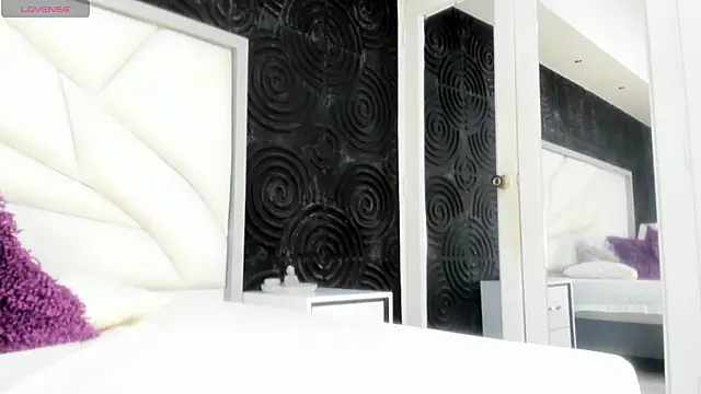 Snapshot of AbigailWilliams_ chatting on November 25, 2025, 11:10 am AbigailWilliams online show from November 25, 2025, 11:10 am