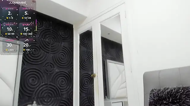 Snapshot of AbigailWilliams_ chatting on October 24, 2025, 11:09 am AbigailWilliams online show from October 24, 2025, 11:09 am