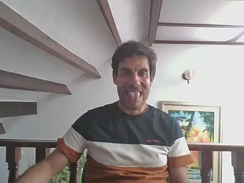 elkike1980 online show from July 16, 2026, 7:33 pm