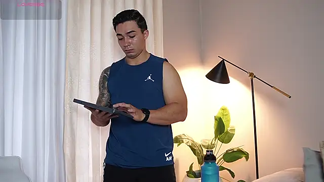 Ryan Hunt online show from November 10, 2025, 12:21 pm