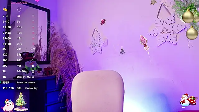 Snapshot of Lauren17_ chatting on December 24, 2024, 9:44 pm Lauren17 online show from December 24, 2024, 9:44 pm