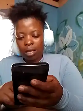 Snapshot of Lavido10 chatting on November 3, 2025, 7:13 am Lavido10 online show from November 3, 2025, 7:13 am