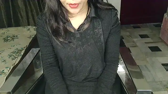 aarushi sharmaa online show from November 21, 2025, 4:22 am