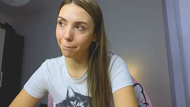 AliceSpark online show from October 18, 2025, 9:33 am