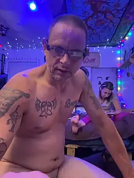 Snapshot of Buffshagswell chatting on June 4, 2026, 11:42 pm Buffshagswell online show from June 4, 2026, 11:42 pm