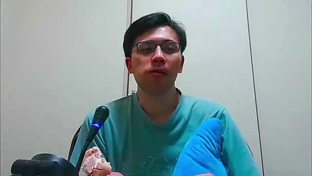 Snapshot of ryusei18570 chatting on January 12, 2026, 1:29 pm ryusei18570 online show from January 12, 2026, 1:29 pm