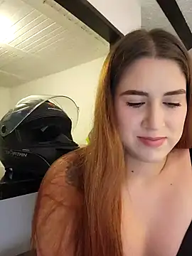 Jimena White  online show from October 7, 2025, 4:57 am