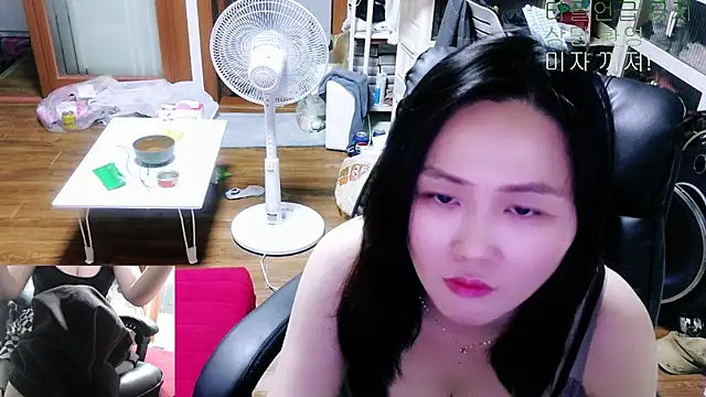 Snapshot of rami0428 chatting on May 19, 2026, 2:35 pm rami0428 online show from May 19, 2026, 2:35 pm
