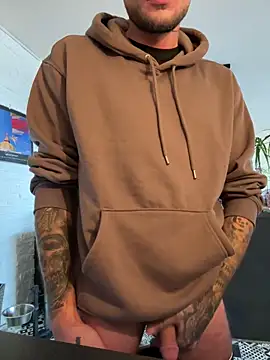 hottwoboys online show from February 27, 2025, 9:50 am