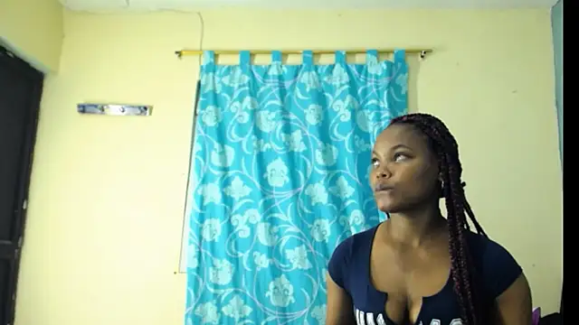 Snapshot of Madison__12 chatting on March 2, 2025, 2:30 am Madison  12 online show from March 2, 2025, 2:30 am