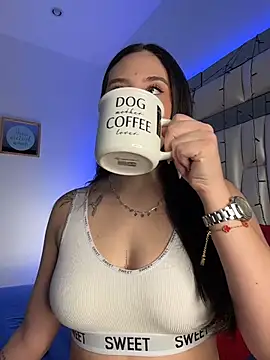  ISABELLA HOT  online show from April 17, 2026, 12:19 pm