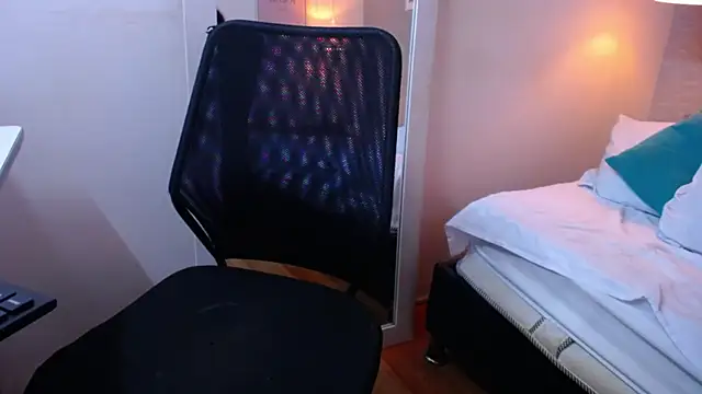 slutty collegegirl online show from March 22, 2025, 6:33 am