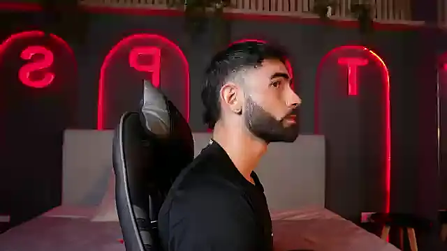 Austin bolt online show from October 31, 2025, 3:47 am