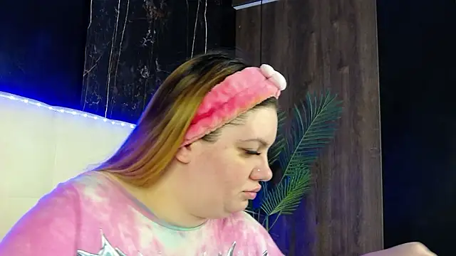 Snapshot of MelanieBrownn chatting on February 14, 2026, 6:02 am MelanieBrownn online show from February 14, 2026, 6:02 am