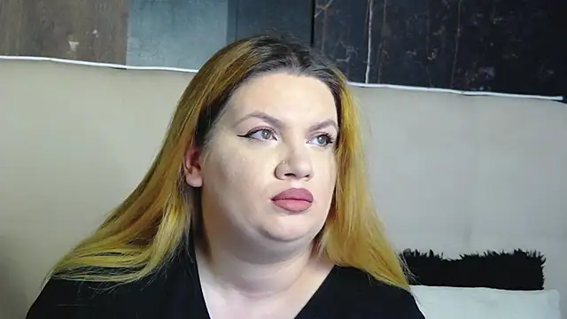 MelanieBrownn online show from January 12, 2026, 7:04 am