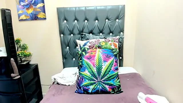 Snapshot of Temptressqeen chatting on January 6, 2026, 5:22 am Temptressqeen online show from January 6, 2026, 5:22 am