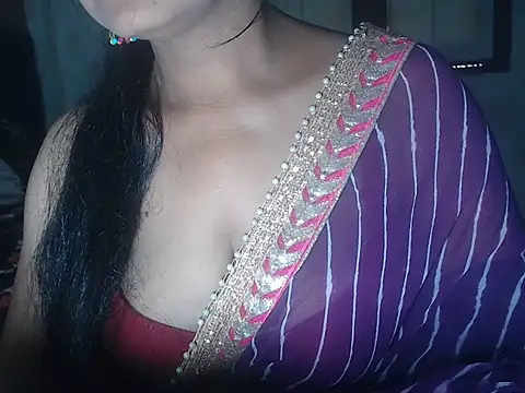 Snapshot of Indianstreamm chatting on March 9, 2025, 9:35 am Indianstreamm online show from March 9, 2025, 9:35 am