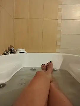 Snapshot of luana63 chatting on November 4, 2025, 9:57 am luana63 online show from November 4, 2025, 9:57 am