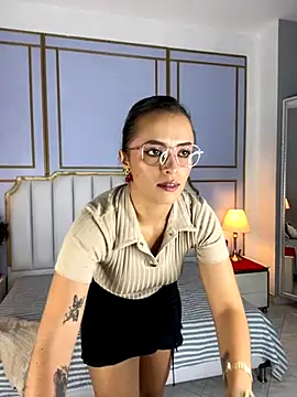 aziac10 online show from September 27, 2025, 11:49 am