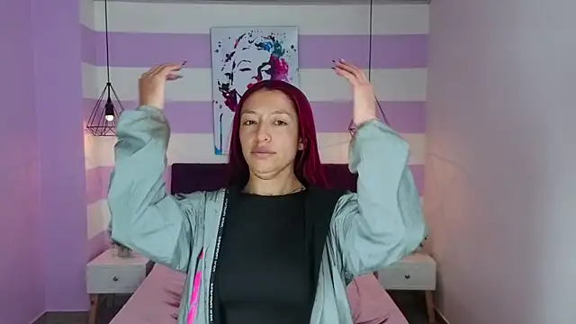 Scarlett  bell online show from April 8, 2026, 11:44 am