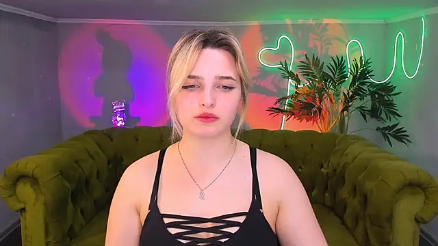 tendermeow online show from February 5, 2025, 4:36 pm