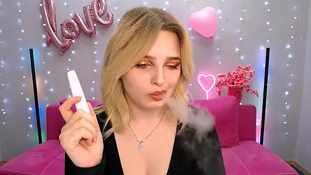 tendermeow online show from February 12, 2025, 5:26 pm