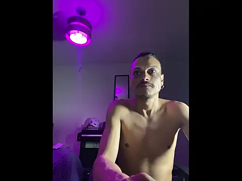 villanocat online show from December 3, 2025, 6:57 am