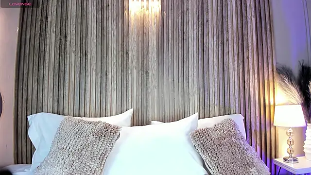 HannaPaola online show from December 16, 2025, 10:36 pm