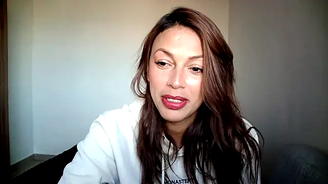Snapshot of Hanna_Charming chatting on May 27, 2026, 9:11 pm Hanna Charming online show from May 27, 2026, 9:11 pm