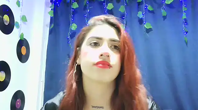 Darlyhooper1- online show from March 13, 2025, 10:32 pm