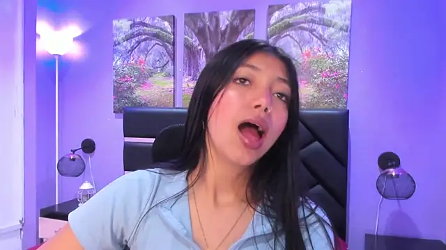 KimberlyVillaLobos online show from November 26, 2025, 11:32 am