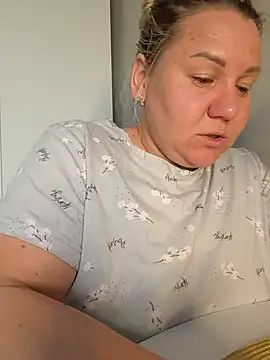 Snapshot of Anna_Curvy chatting on April 1, 2026, 2:14 pm Anna Curvy online show from April 1, 2026, 2:14 pm