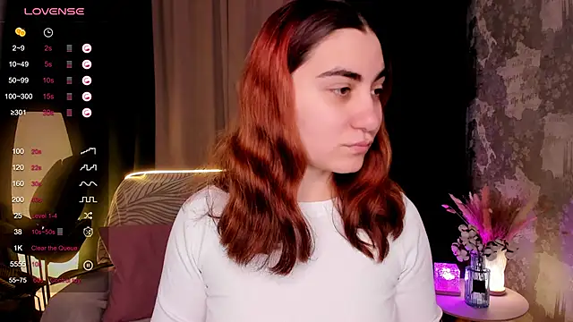 hannacheekss  online show from October 20, 2025, 2:02 am