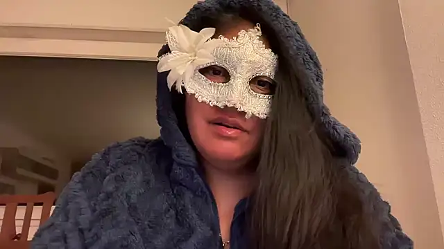 Snapshot of MashaCL chatting on October 20, 2025, 5:35 pm MashaCL online show from October 20, 2025, 5:35 pm