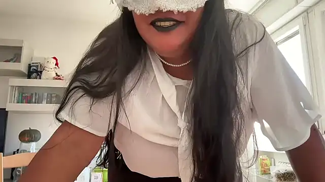 Snapshot of MashaCL chatting on October 24, 2025, 9:41 am MashaCL online show from October 24, 2025, 9:41 am