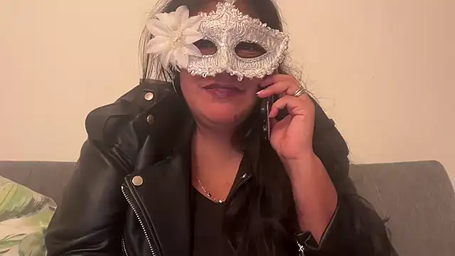 Snapshot of MashaCL chatting on November 5, 2025, 6:11 pm MashaCL online show from November 5, 2025, 6:11 pm