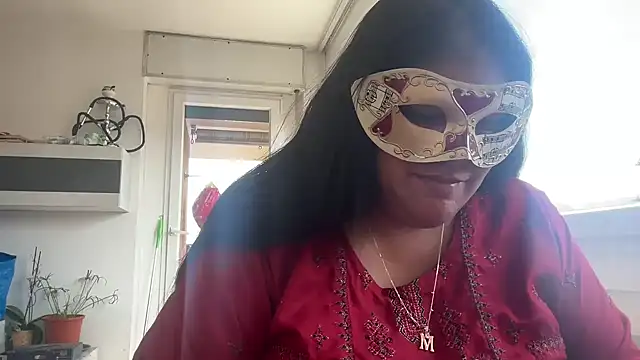 Snapshot of MashaCL chatting on November 7, 2025, 10:20 am MashaCL online show from November 7, 2025, 10:20 am