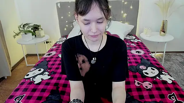 Emily Strikeee online show from May 28, 2026, 1:57 am