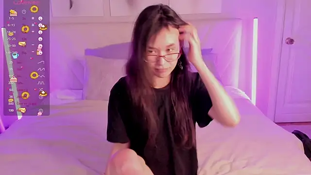 Emily Strikeee online show from November 30, 2025, 10:38 am