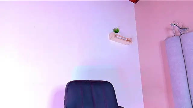 ChanelAdamss  online show from October 21, 2025, 2:55 am