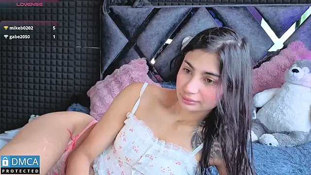 SolBeaumont1 online show from November 17, 2025, 7:07 pm