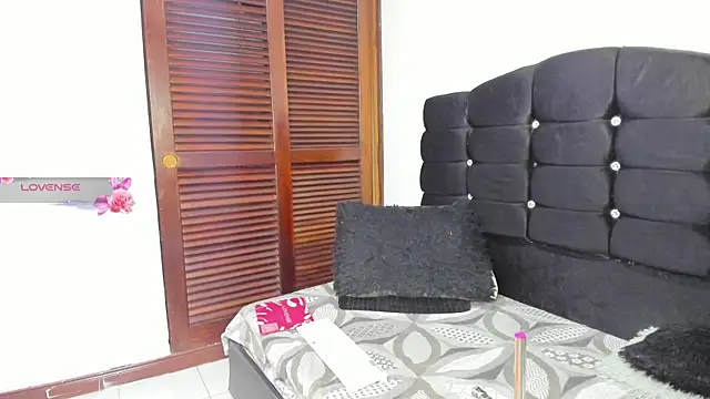 Snapshot of Selenakyle92_ chatting on July 21, 2026, 8:32 pm Selenakyle92 online show from July 21, 2026, 8:32 pm