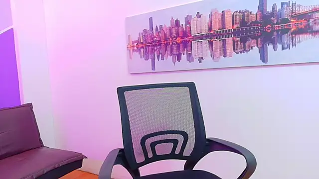  lucysmith online show from November 16, 2025, 4:17 am