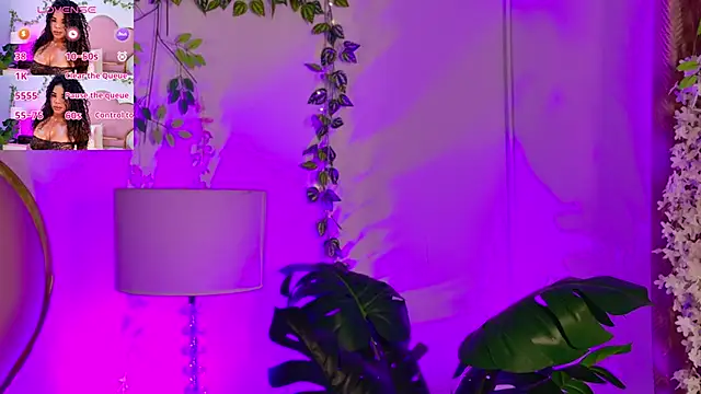 NahiaraReina online show from April 8, 2026, 1:56 pm